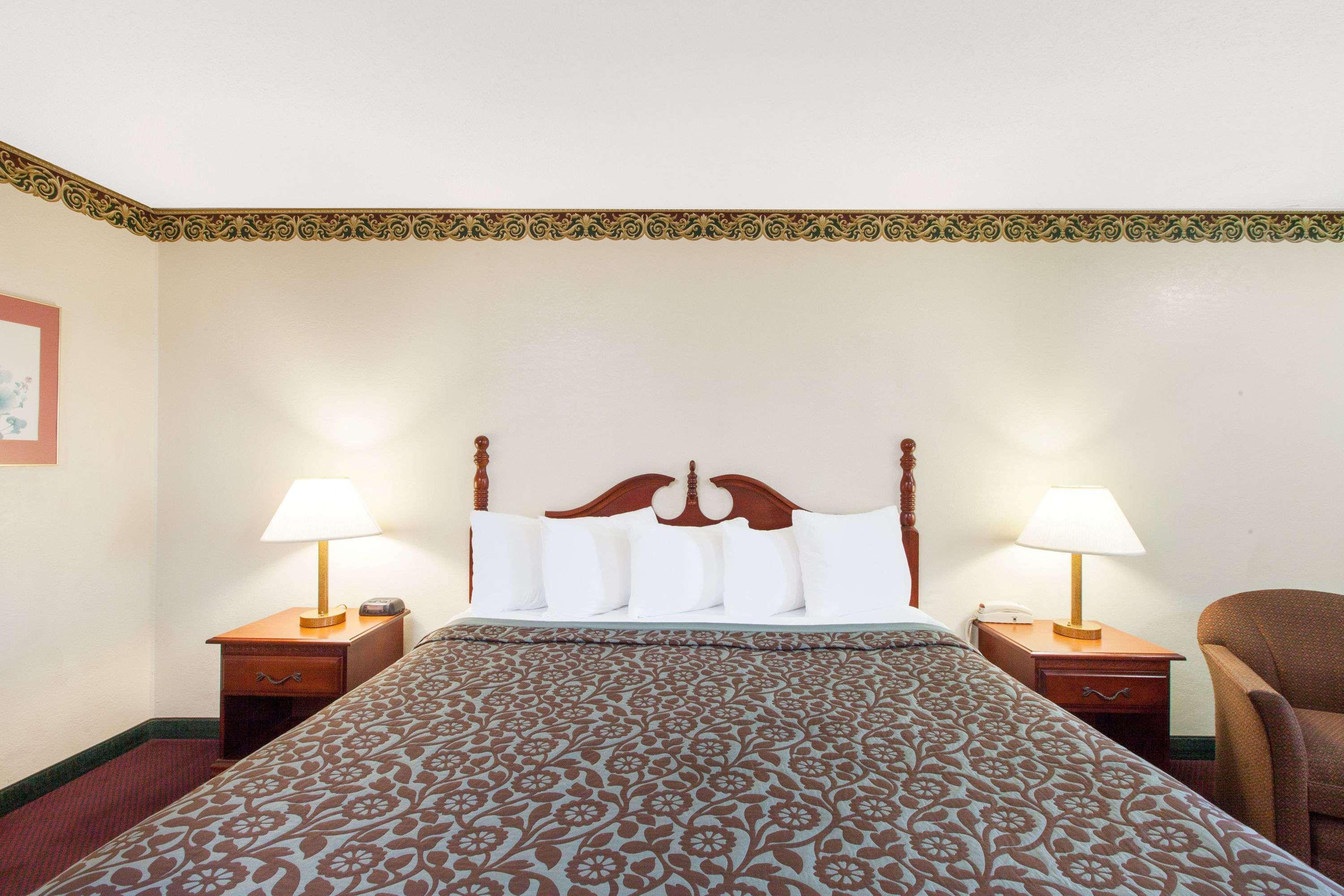 Days Inn By Wyndham Erick Dış mekan fotoğraf