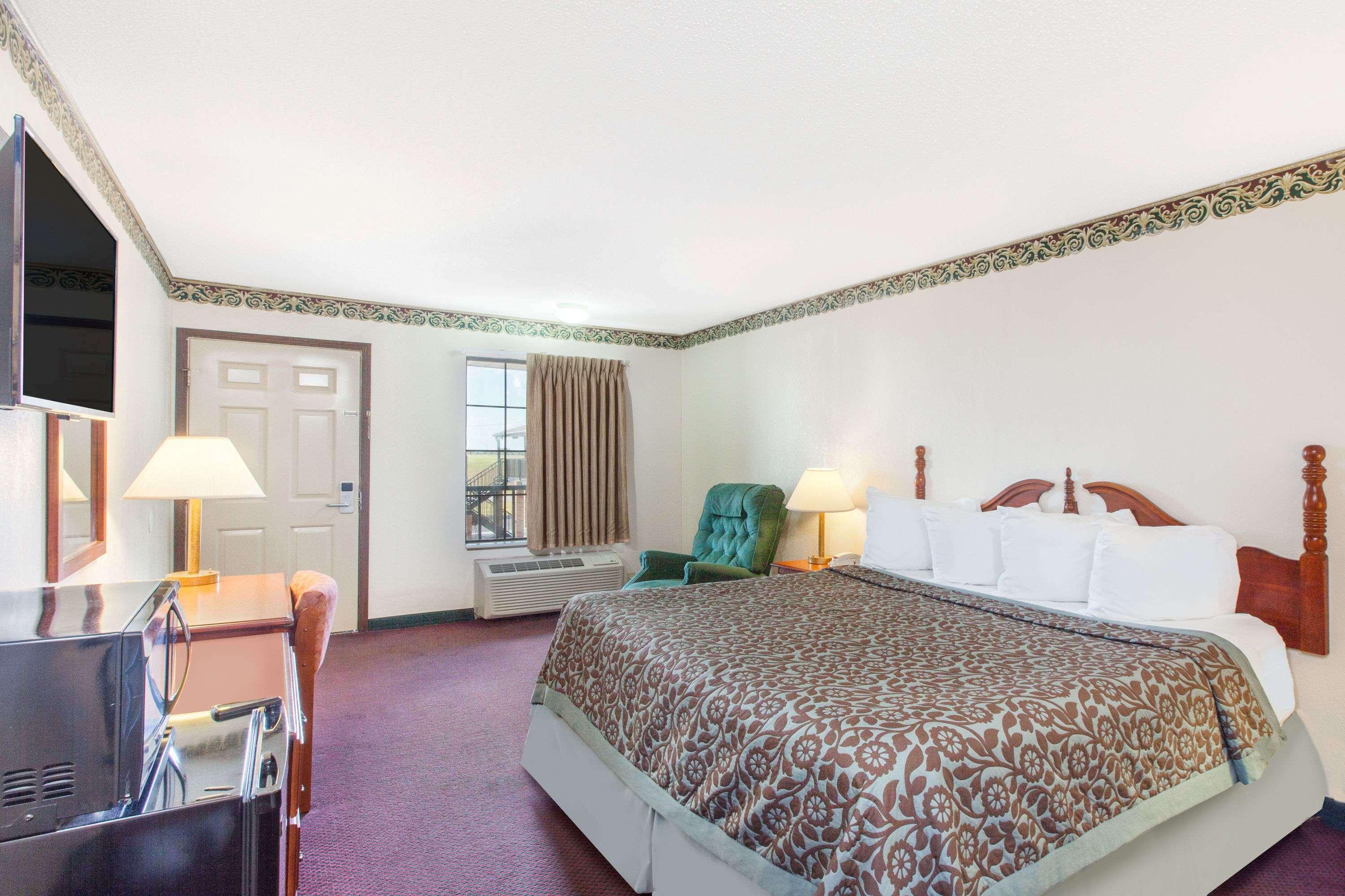 Days Inn By Wyndham Erick Dış mekan fotoğraf